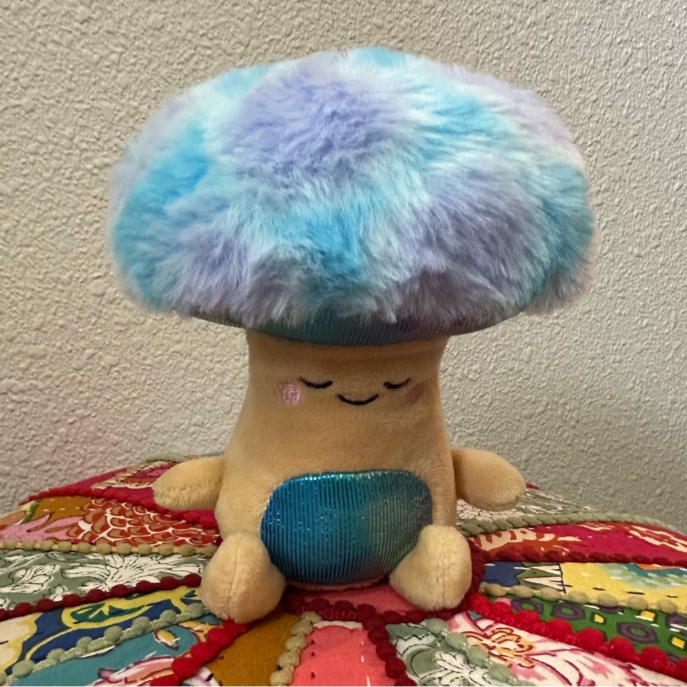 LIVING ON THE VEG Mushroom Plush